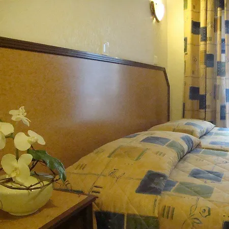 Little Palace 2* كان