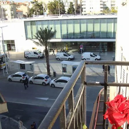 Little Palace فندق كان