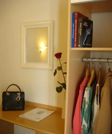 Little Palace فندق 2*