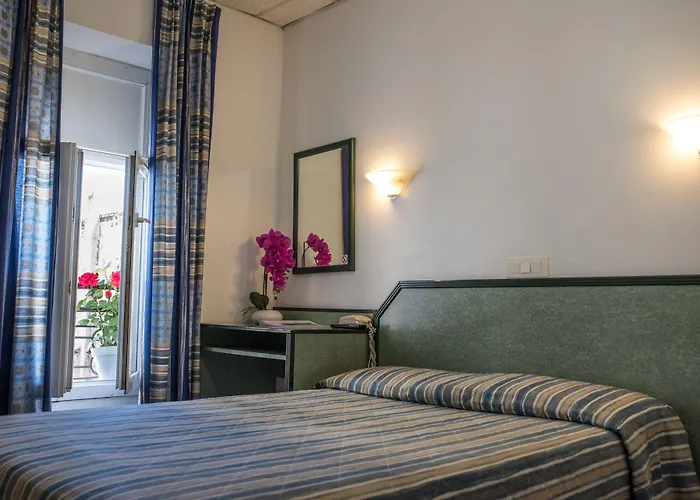 Little Palace Hotel 2*
